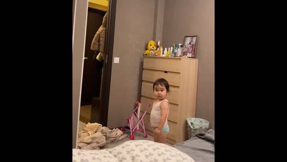 Little girl reacts with surprise to father’s joke in Irkutsk, Russia