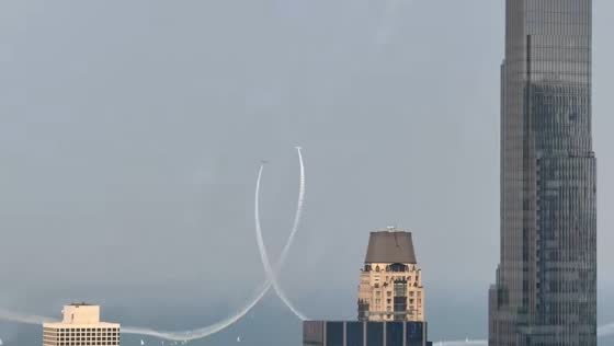 Stunning aerial displays at Chicago Air & Water Show 2025 in USA