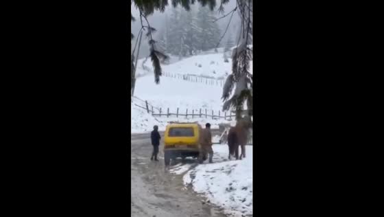 Man in Ukraine attacks recruiters with axe to save young man from summons