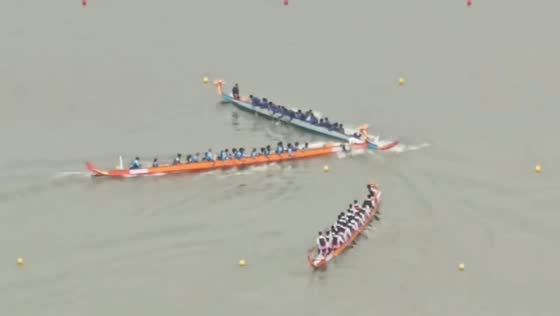 Dragon boat teams collide during chaotic race on Jinji Lake in Jiangsu, China