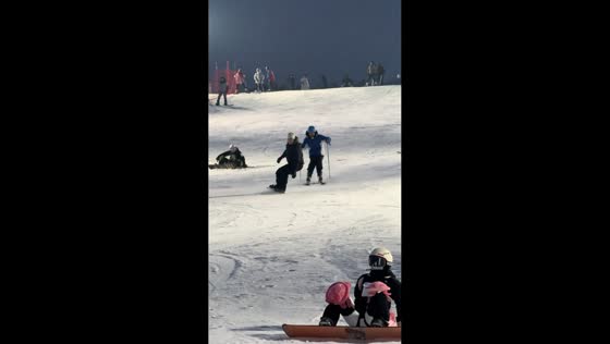 Skiing collision between two men on slope in Henan, China