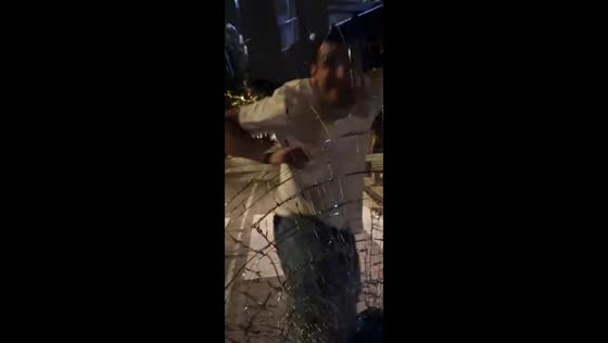 Man damages bus window after refusing to pay ticket in Montmeló, Barcelona, Spain