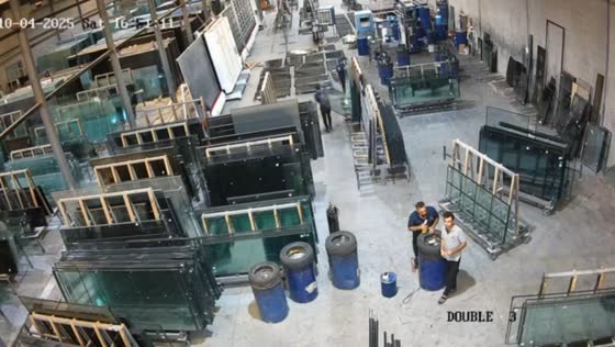 Worker hit by falling glass panel in Erbil, Kurdistan, Iraq