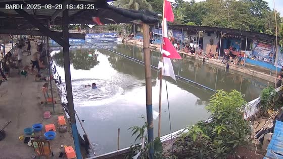 Monkey escapes cage causing panic at fishing area in Yogyakarta, Indonesia