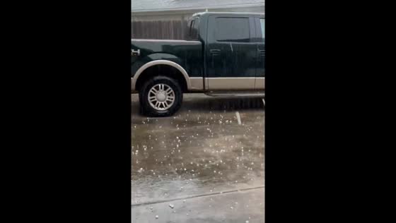 Hailstorm hits Clear Lake, Houston: video captures intense weather