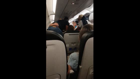 Passengers scream and pray during turbulence on Medellín-Barranquilla flight