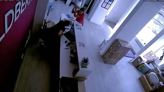 Wildberries customer hits pregnant employee over bed linen return refusal in Lobnya, Russia