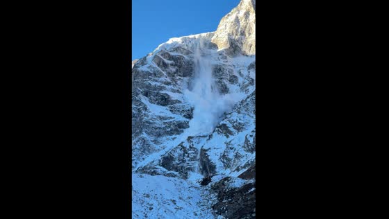 Avalanche fury: dramatic Nepal Himalayas collapse caught on camera
