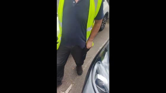 Man attempts to steal a parked car using a recovery truck in London, UK