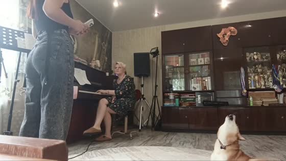 Dog joins singing lesson with a howl in Solnechnogorsk, Russia