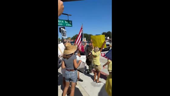 Protesters line blocks during “No Kings” rally in St. Petersburg, Florida, USA