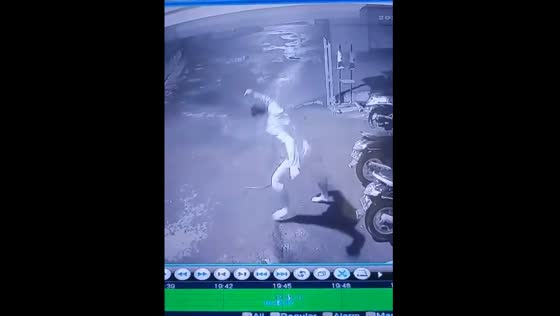 Man accidentally steps on snake while walking in Tasikmalaya, Indonesia