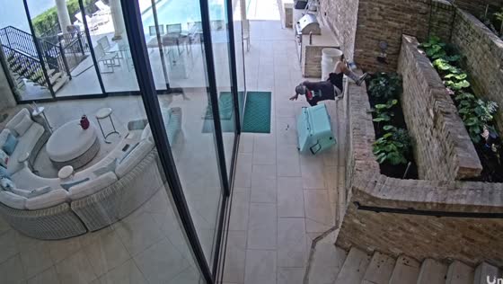 Video captures fall while climbing down wall in Austin