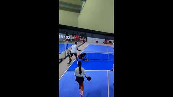 Player slips and falls during pickleball match in Davao, Philippines