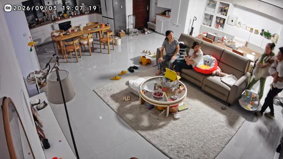 Child nearly falls from couch armrest before being caught in Shandong, China