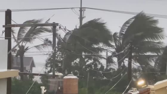 Typhoon Krathon brings strong winds to Donggang Town, Taiwan