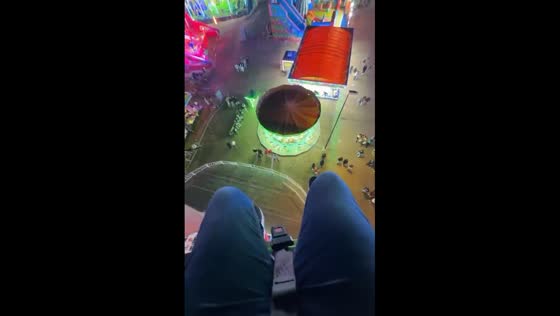 Funfair ride malfunction strands visitors for hours in Zaragoza, Spain