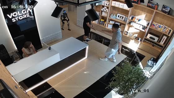 Robot punches and kicks after being pushed by customer in Saratov, Russia