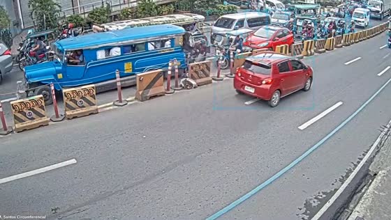 Jeepney rolls backward, hits multiple vehicles in Antipolo, Rizal