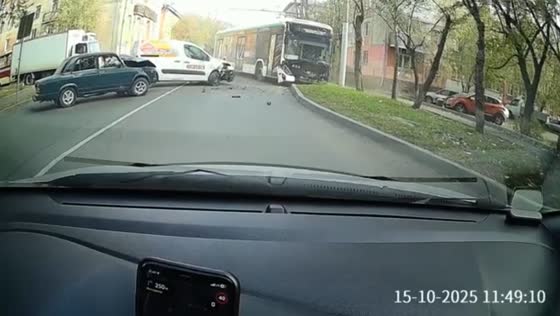 Electric bus collides with vehicles after failed turn in Krasnoyarsk, Russia
