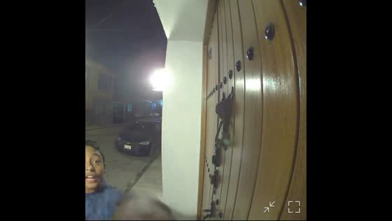 Doorbell prank fails after kids spot camera in Parras de la Fuente, Coahuila, Mexico