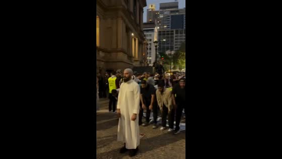 Street protest includes public prayer and police response in Sydney, Australia