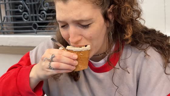 Cookie coffee cup mishap in Buenos Aires, Argentina