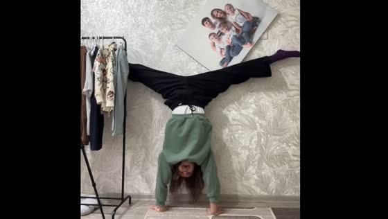 Backflip onto a wall with unexpected picture twist