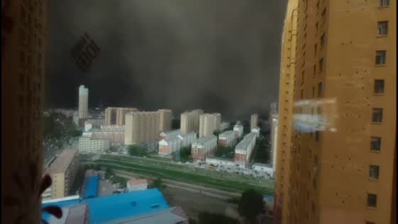 Massive dust storm engulfs area in Heilongjiang, China