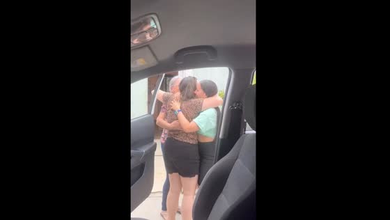 Emotional family reunion in Carabobo: a heartfelt return after 7 years 
