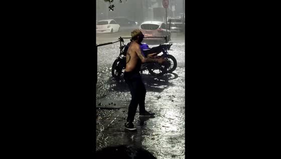 Drenched delight: El Chuchu's unapologetic rain dance in Monte Grande