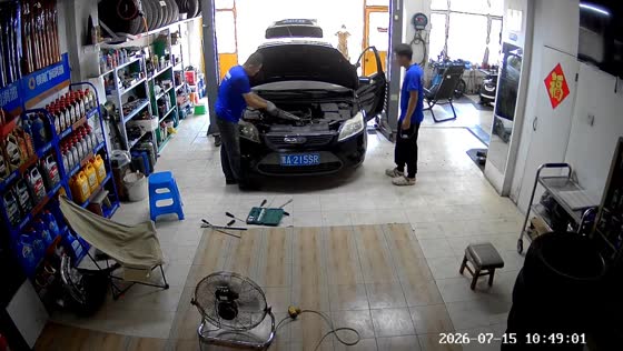 Engine catches fire inside garage in Heilongjiang, China