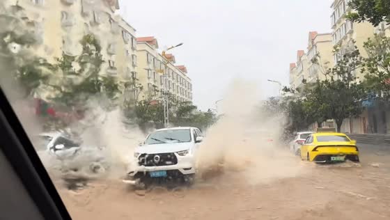 Severe flash flooding turns streets into muddy rivers in Yunnan, China