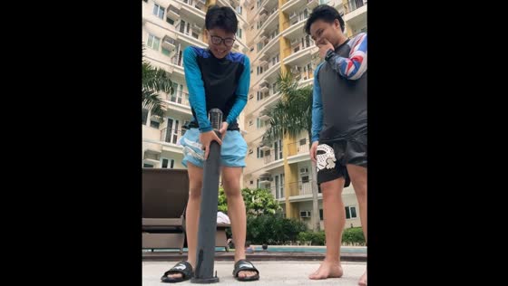 Accidental break of light stand caught on camera in Pasay, Metro Manila