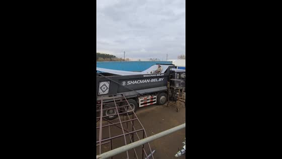 Man’s playful slide on truck tarp ends in funny mishap in Minsk, Belarus