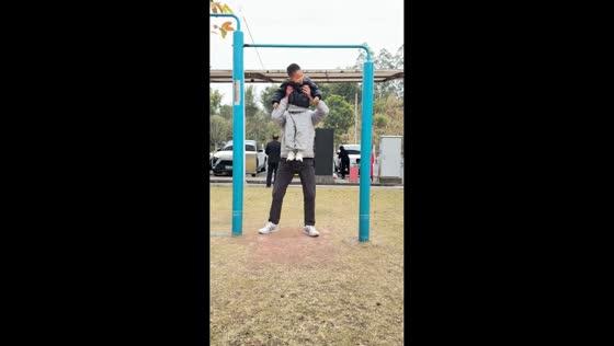 Boy bumps head on pull-up bar in Henan, China