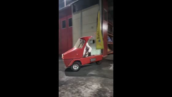Östersund's quirky moped moment: a hilarious ride!