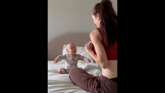 Baby reacts excitedly to breastfeeding moment in Gold Coast, Australia