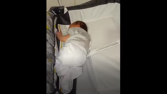 Child falls from changing table into playpen in Caracas