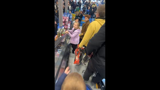 Toddler reenacts Home Alone scene at Glasgow Fort, Scotland, UK
