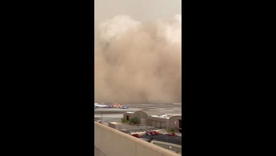 Massive dust storm hits Phoenix Sky Harbor Airport, Arizona