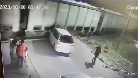Amursk driver crashes minivan into train while evading police pursuit