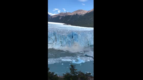 Perito Moreno Glacier calving: dramatic moment caught on camera