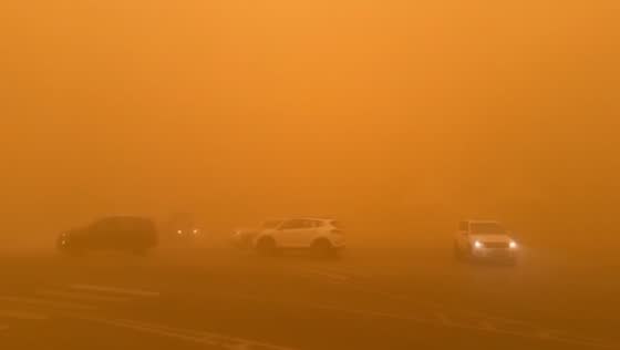 Blagoveshchensk shrouded in dust as sandstorm sweeps through Amur region, Russia