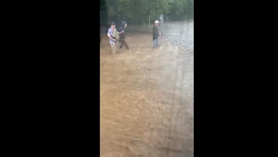 Severe downpour floods Moscow, submerges Paveletskaya Plaza and streets