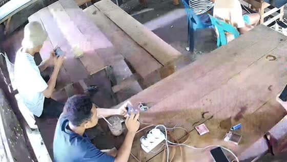Lightning strikes phone during thunderstorm in Medan