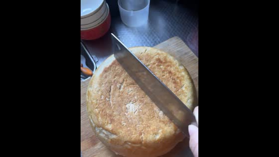 Homemade rice-cooker cake turns out unexpectedly tough in Jiangsu, China