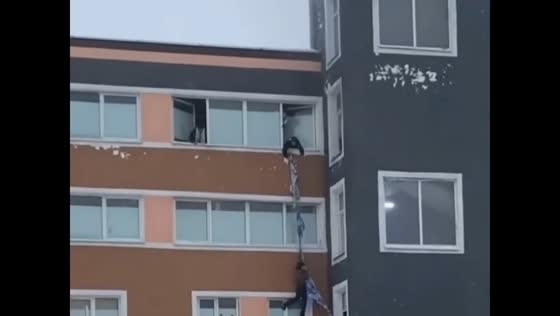Magistral Hostel blaze forces rooftop and window evacuations in Moscow, Russia