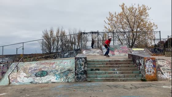 Skateboarding mishap: descent ends in foot fracture