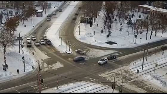 Taxi collision ejects passenger and dog at busy intersection in Chelyabinsk, Russia